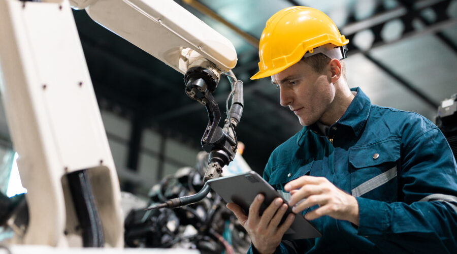 Interesujesz się robotyką i znasz angielski? Mamy dla Ciebie świetną ofertę!