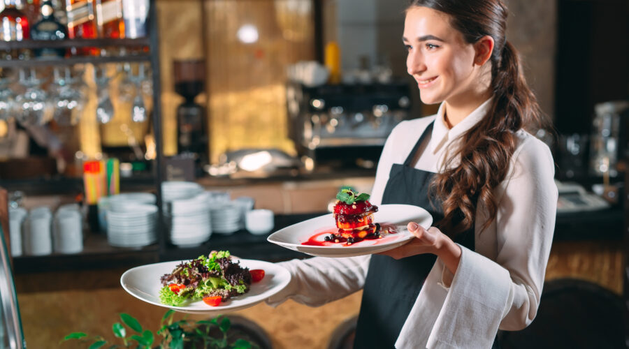 Kelner / kelnerka w malowniczej miejscowości – praca od nowego roku!