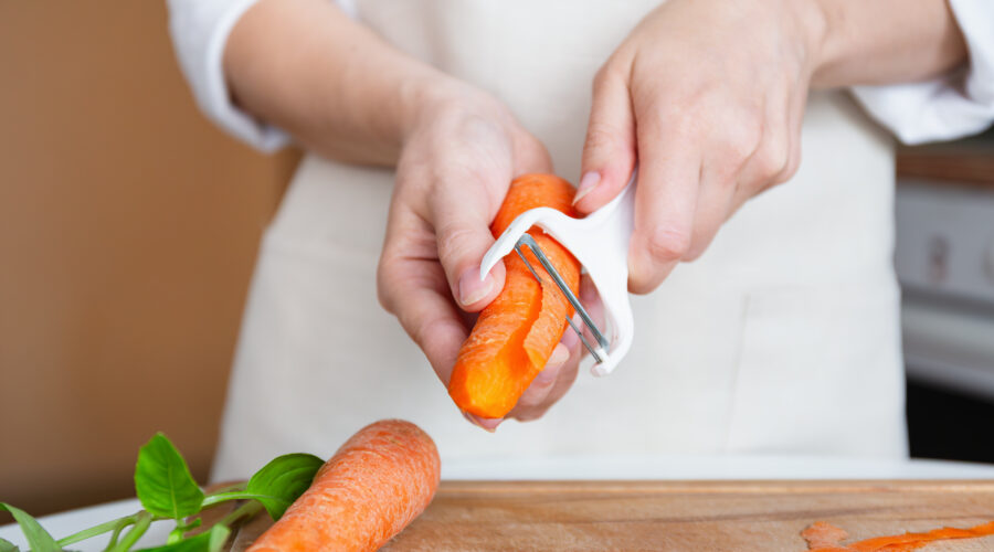 Praca przy produkcji – obróbka warzyw i owoców!