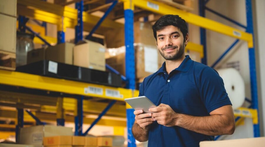 Szukamy pomocników magazynowych z prawem jazdy!