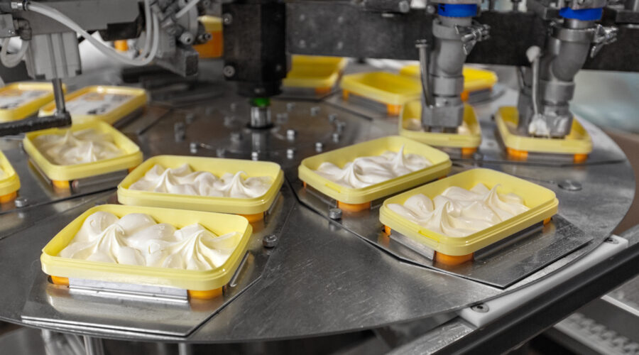 Leć z nami do Holandii i pracuj przy produkcji lodów!